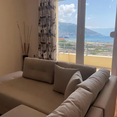 Modern Beach View Apartment, Vlore