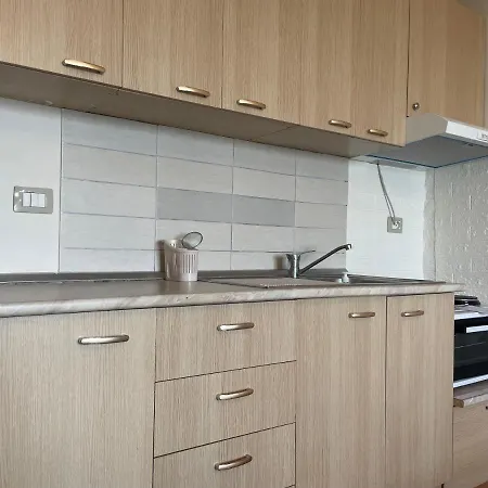 Modern Beach View Apartment, Vlore