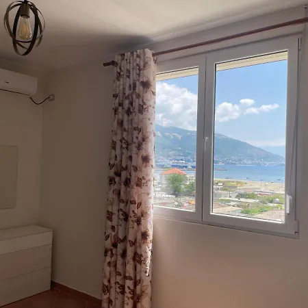 Modern Beach View Apartment, * Vlore